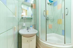 Квартира Home-Hotel на левом берегу ул. Митрополита Андрея Шептицкого, 1-а. Апартаменты трехместный ул.Шептицкого 1-а 13