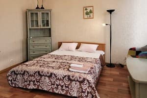 Квартира Home Hotel ул. Братская, 15/9